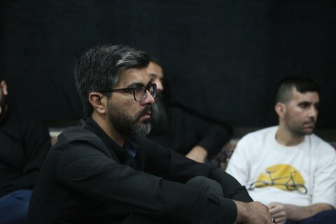 تصاویر/برگزاری مراسم عزاداری ظهر عاشورا در مدرسه علمیه حضرت صاحب الزمان(عج) ایلام