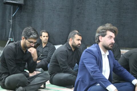 تصاویر/برگزاری مراسم عزاداری ظهر عاشورا در مدرسه علمیه حضرت صاحب الزمان(عج) ایلام