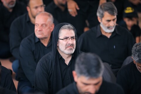 عزاداری روز عاشورا در جوار شهدای استان یزد