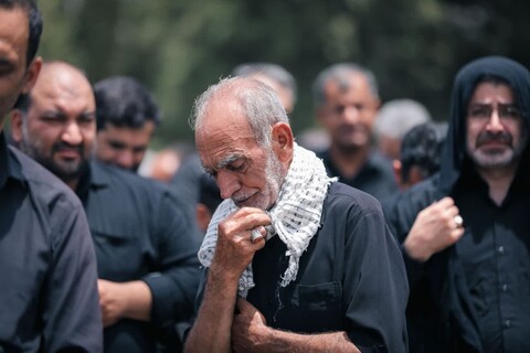 عزاداری روز عاشورا در جوار شهدای استان یزد