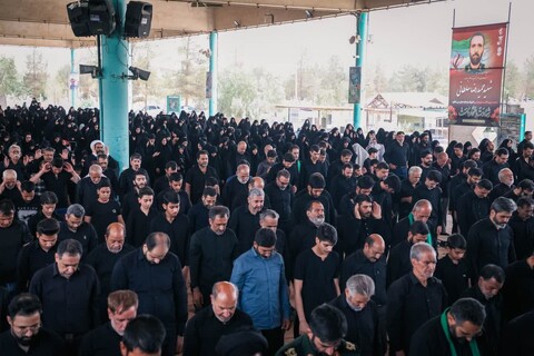 عزاداری روز عاشورا در جوار شهدای استان یزد