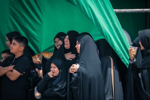 عزاداری روز عاشورا در جوار شهدای استان یزد