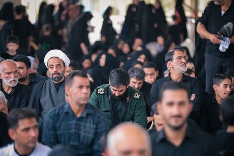 عزاداری روز عاشورا در جوار شهدای استان یزد
