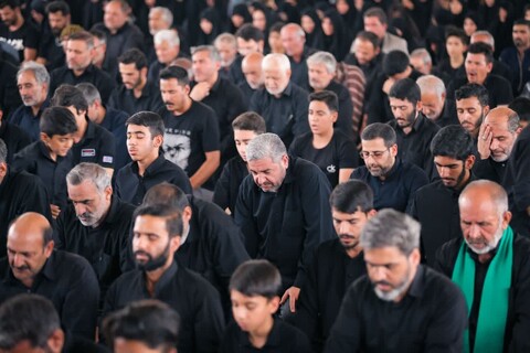 عزاداری روز عاشورا در جوار شهدای استان یزد