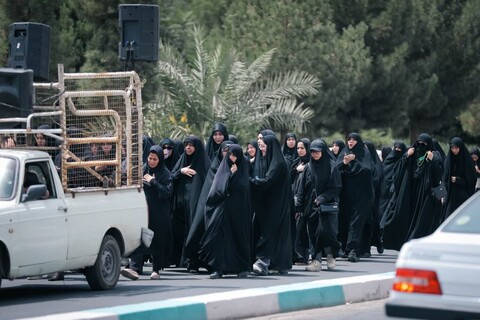 عزاداری روز عاشورا در جوار شهدای استان یزد