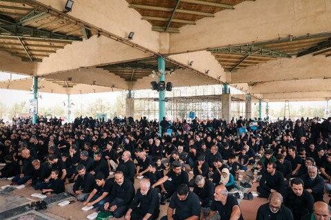 عزاداری روز عاشورا در جوار شهدای استان یزد