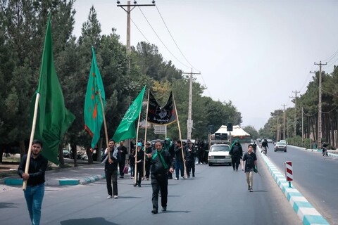 عزاداری روز عاشورا در جوار شهدای استان یزد