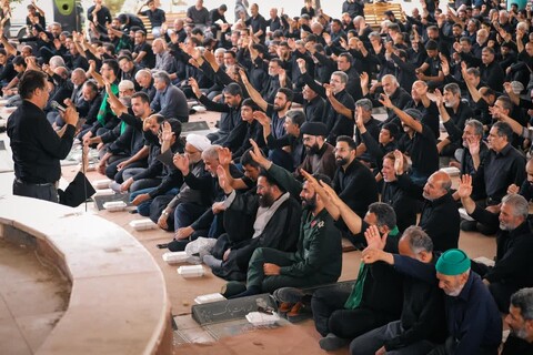 عزاداری روز عاشورا در جوار شهدای استان یزد