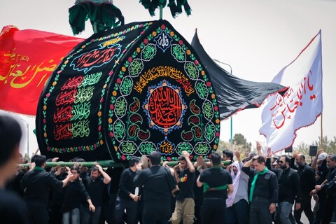 عزاداری روز عاشورا در جوار شهدای استان یزد