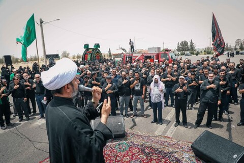عزاداری روز عاشورا در جوار شهدای استان یزد