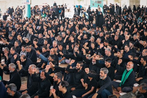 عزاداری روز عاشورا در جوار شهدای استان یزد