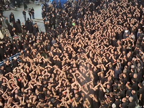 تصاویر/ عزاداری هیئتات مذهبی آران و بیدگل درشام عاشورای حسینی