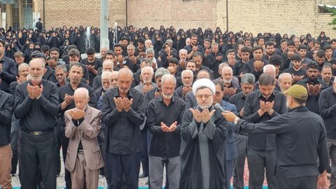 تصاویر/ نماز ظهر عاشورا در رابر