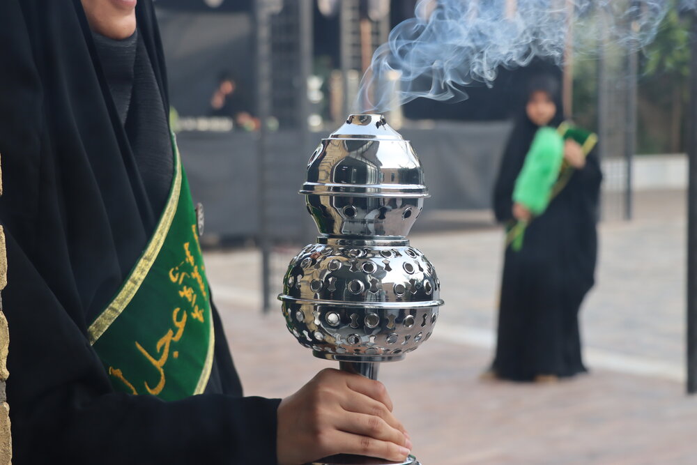 هیئتی از جنس دخترانه/ اینجا دختران زیر پرچم امام حسین (ع) ولایت را یاد می گیرند