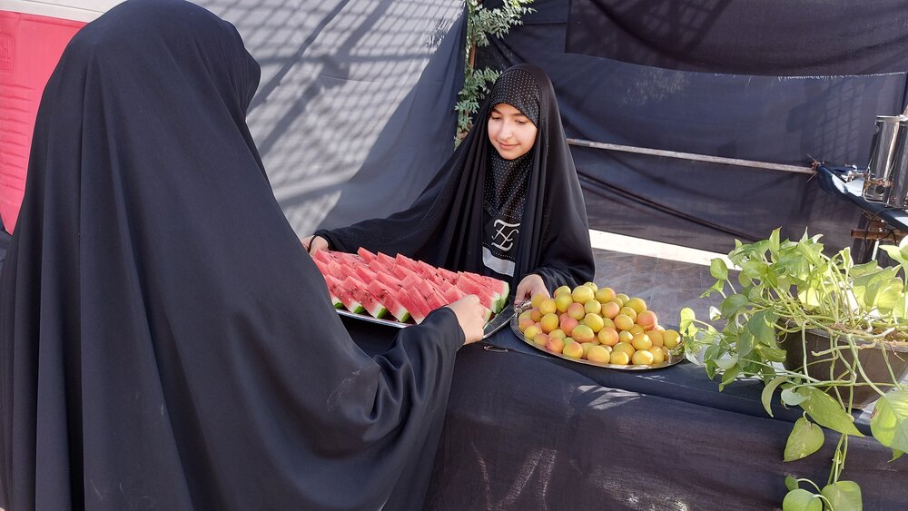 هئیتی از جنس دخترانه/ اینجا دختران زیر پرچم امام حسین (ع) ولایت را یاد می گیرند