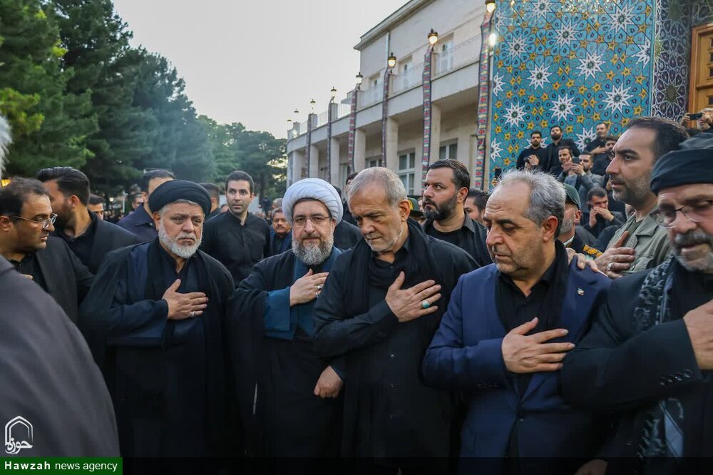 تصاویر/  آیین عزاداری دستجات حسینی با حضور رئیس جمهور در استانداری آذربایجان شرقی