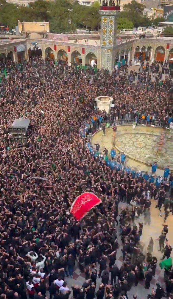 रोज़े आशूरा; क़ुम अल मुक़द्देसा में कर्बला के शहीदों की अज़ादारी और बीबी मासूमा (स) को पुरसा