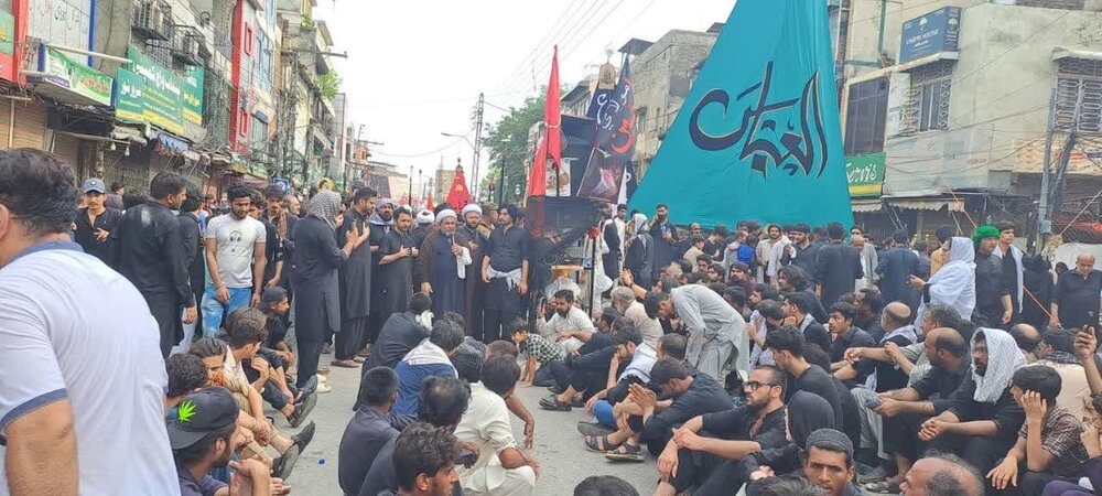 عزاداری نے ہمیں ظالم سے نفرت اور مظلوم سے ہمدردی کا درس دیا ہے، علامہ عارف حسین واحدی