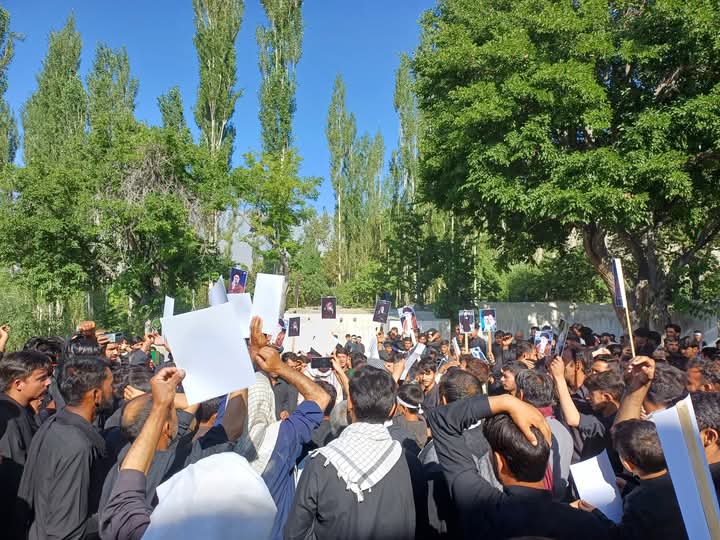 تصاویر/ سکردو کے نواحی علاقے کواردو میں عاشوراء کا پرخلوص جلوس اور ولی امر مسلمین کی حمایت