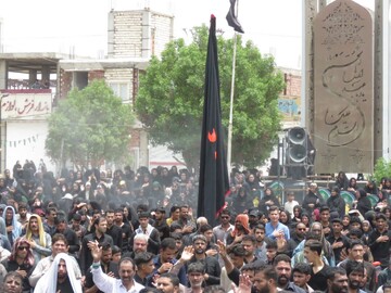 فیلم| عزاداری شهر ریگان در روز عاشورا