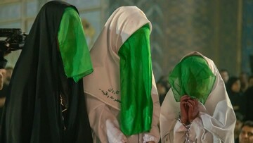 تصاویر/ عزداری شام غریبان حضرت اباعبدالله الحسین(ع) در حرم مطهر هلال بن علی(ع)