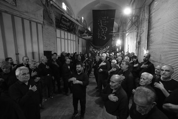 تصاویر/ قافله عزاداری هیئت بنی فاطمه در بازار اصفهان