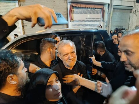 حضور رئیس جمهور در آیین شام غریبان مسجد اوچدکان اردبیل