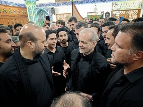 حضور رئیس جمهور در آیین شام غریبان مسجد اوچدکان اردبیل