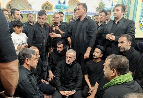 حضور رئیس جمهور در آیین شام غریبان مسجد اوچدکان اردبیل