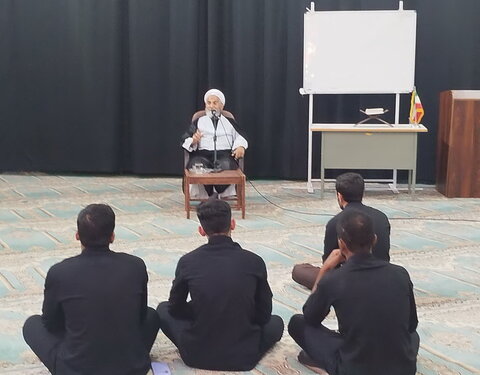 تصاویر/ آئین عزاداری امام حسین(ع) در مدرسه علمیه امام خمینی(ره) کاشان