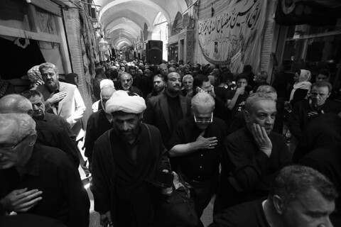 تصاویر/ قافله عزاداری هیئت بنی فاطمه در بازار اصفهان