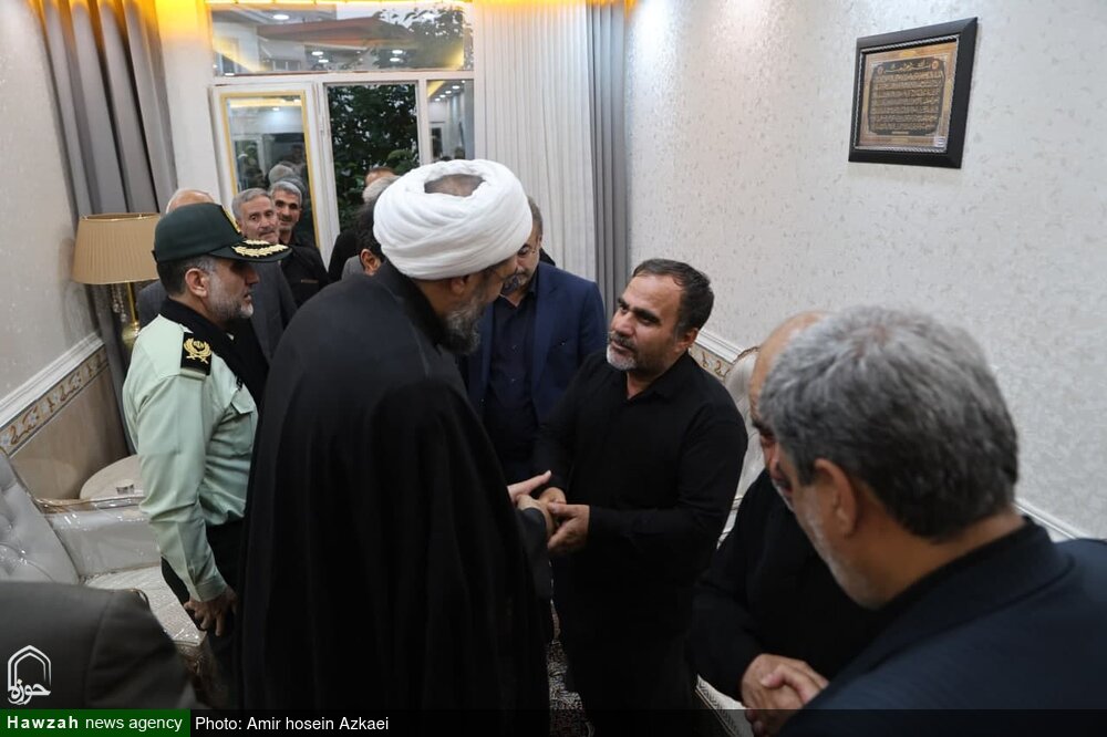 تصاویر / حضور امام جمعه همدان در منزل شهید عباس حیدری