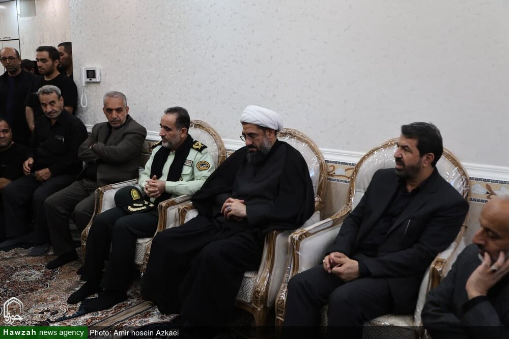 تصاویر / حضور امام جمعه همدان در منزل شهید عباس حیدری