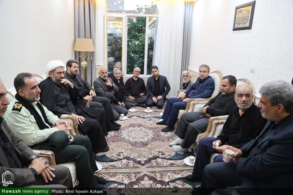 حضور امام جمعه همدان در منزل شهید عباس حیدری+تصاویر