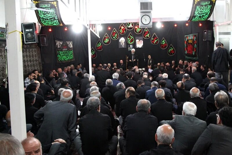 نماینده ولی ‌فقیه در استان کرمانشاه در هیئت‌های عزاداری اباعبدالله الحسین(ع) حضور یافت+تصاویر