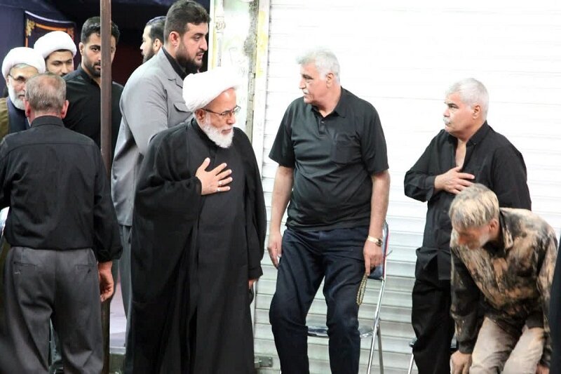 نماینده ولی ‌فقیه در استان کرمانشاه در هیئت‌های عزاداری اباعبدالله الحسین(ع) حضور یافت+تصاویر