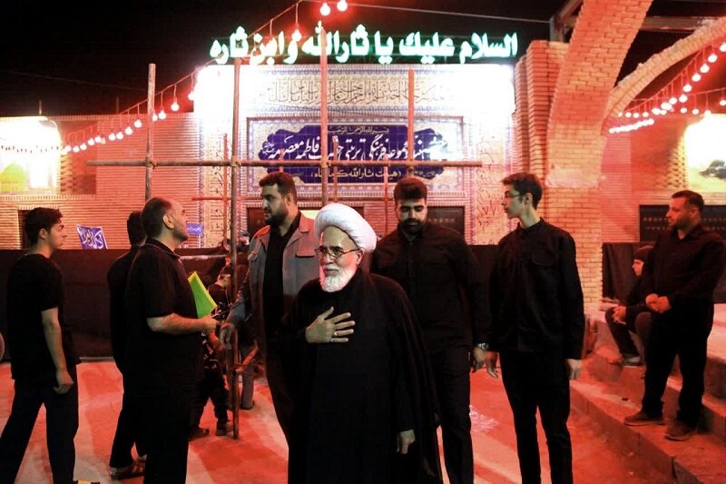 نماینده ولی ‌فقیه در استان کرمانشاه در هیئت‌های عزاداری اباعبدالله الحسین(ع) حضور یافت+تصاویر