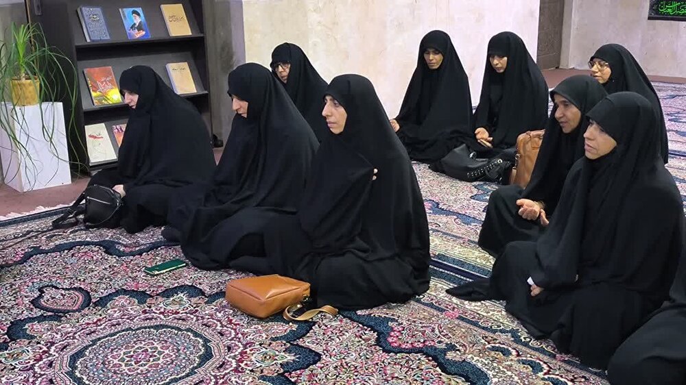 مقاومت، تقوا و بصیرت راهبردهای کلیدی در عبور از بحرانها است