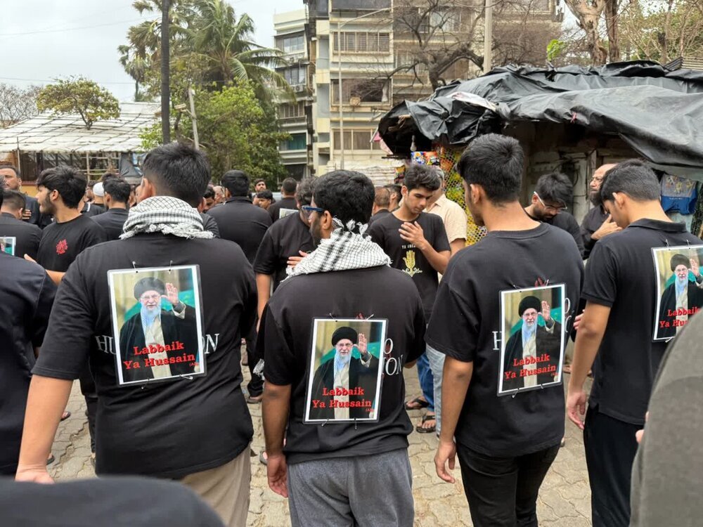 पूरे भारत में यौम ए आशूरा सम्मान के साथ मनाया गया / जुलूसों में शहीद ए कर्बला के अलम और रहबर-ए-इंकिलाब की फोटो देखी गई
