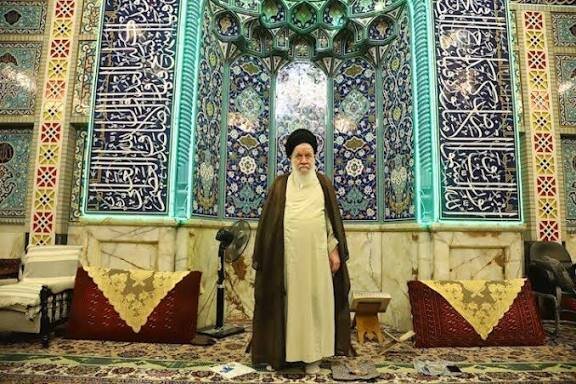 ملت ایران در برابر استکبار جهانی تسلیم نمی‌شود