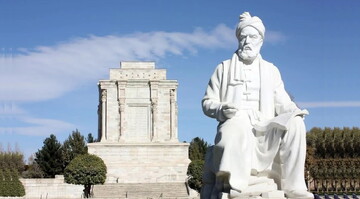 پشت‌پرده توهین برخی بلاگرها: از جلب توجه تا بحران هویت