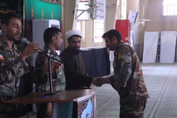 روحانیون و کارکنان فرهنگی فعال در حوزه رزم و جهاد تبیین تجلیل شدند+ عکس