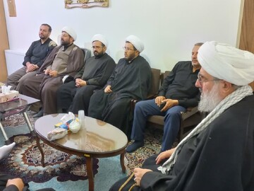 نشست اساتید و طلاب حوزه علمیه با امام جمعه ملایر برگزار شد+تصاویر