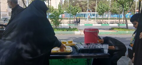 تصاویر/برگزاری ایستگاه صلواتی توسط مدرسه علمیه الهیه ساوه