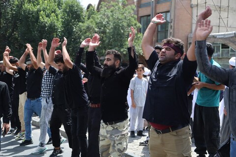 دسته‌های عزاداری در سطح شهر همدان در سوم عاشورا