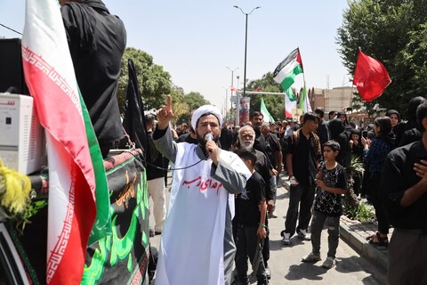 دسته‌های عزاداری در سطح شهر همدان در سوم عاشورا