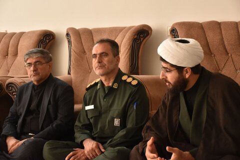 تصاویر دیدار جمعی از مسئولان کوهدشت با خانواده شهید والامقام رضا رضایی