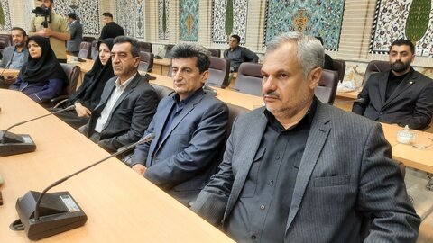 دیدار وزیر راه و شهرسازی با امام جمعه شهرکرد