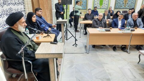 دیدار وزیر راه و شهرسازی با امام جمعه شهرکرد