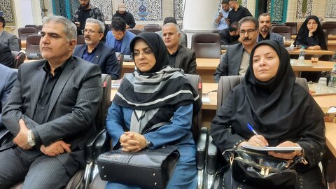 دیدار وزیر راه و شهرسازی با امام جمعه شهرکرد